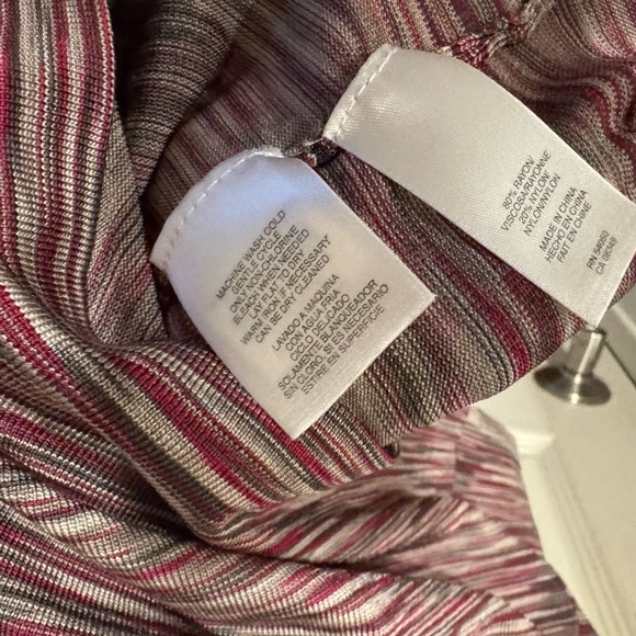 Jones New York Ribbed Burgundy Multi-Color Knit Top - Picture 4 of 4